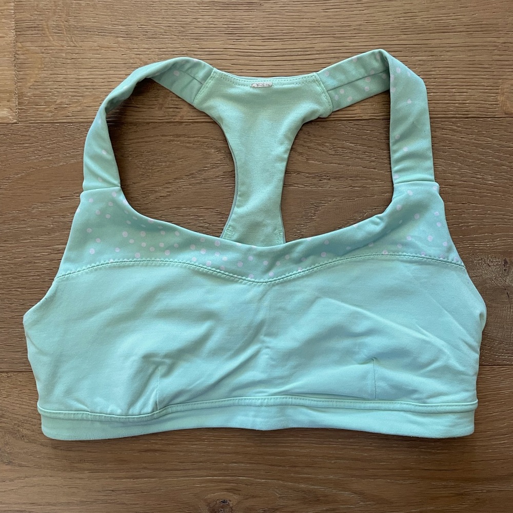 Lululemon Women’s Sports Bra in Mint w/ Polka Dots on Upper Liner & Straps